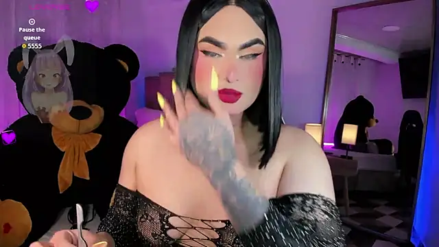 Snapshot of alexia_mattel chatting on November 8, 9:18 pm alexia mattel online show from November 8, 9:18 pm