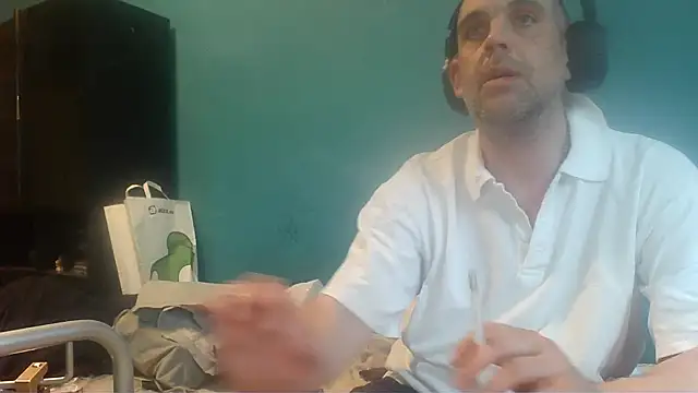 YouWantMe666 online show from May 20, 4:37 pm