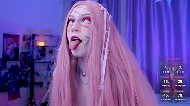 Carolina Leep online show from November 1, 2:55 pm