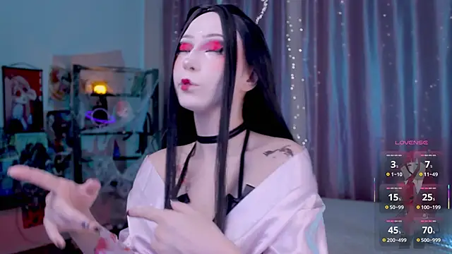 Carolina Leep online show from October 28, 1:32 pm