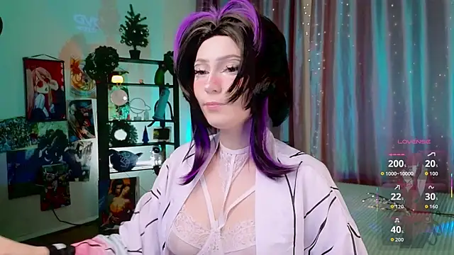 Carolina Leep online show from December 18, 1:37 pm