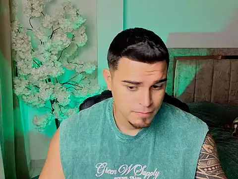 Axel Big cock online show from July 4, 10:03 pm