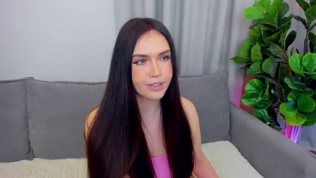 Snapshot of sexyangeloux chatting on May 24, 8:31 pm sexyangeloux online show from May 24, 8:31 pm