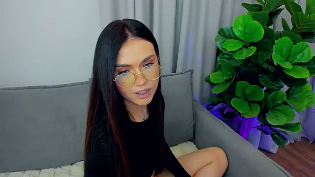 Snapshot of sexyangeloux chatting on November 5, 10:02 pm sexyangeloux online show from November 5, 10:02 pm