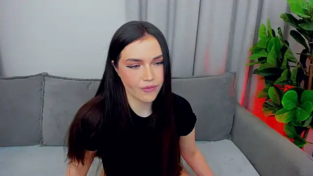 Snapshot of sexyangeloux chatting on May 28, 9:10 pm sexyangeloux online show from May 28, 9:10 pm