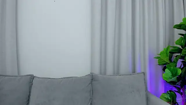 sexyangeloux online show from February 10, 9:14 pm