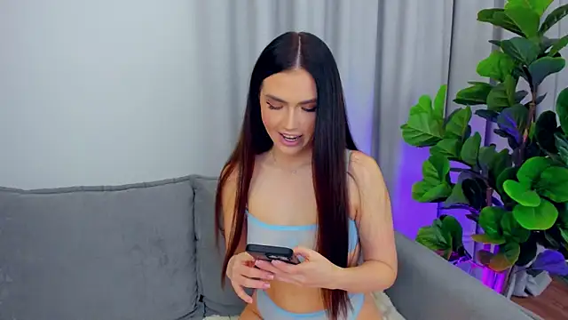 Snapshot of sexyangeloux chatting on October 19, 11:51 pm sexyangeloux online show from October 19, 11:51 pm