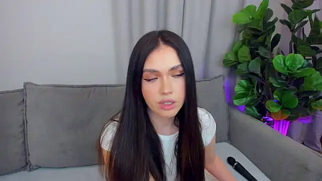 Snapshot of sexyangeloux chatting on April 30, 8:57 pm sexyangeloux online show from April 30, 8:57 pm