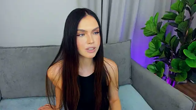 Snapshot of sexyangeloux chatting on September 10, 9:47 pm sexyangeloux online show from September 10, 9:47 pm