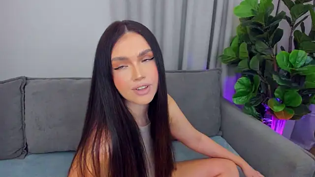 Snapshot of sexyangeloux chatting on May 8, 9:18 pm sexyangeloux online show from May 8, 9:18 pm