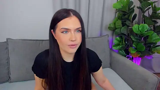 Snapshot of sexyangeloux chatting on May 3, 10:02 pm sexyangeloux online show from May 3, 10:02 pm