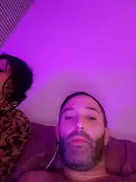 Snapshot of longthicknslick chatting on December 8, 2:14 am longthicknslick online show from December 8, 2:14 am