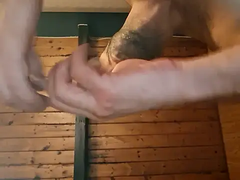 Snapshot of longthicknslick chatting on November 12, 8:18 am longthicknslick online show from November 12, 8:18 am