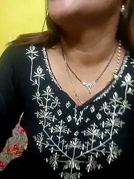 Snapshot of Sexyranibhabhi chatting on June 16, 3:01 pm Sexyranibhabhi online show from June 16, 3:01 pm
