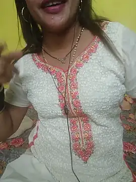 Snapshot of Sexyranibhabhi chatting on June 13, 3:32 pm Sexyranibhabhi online show from June 13, 3:32 pm