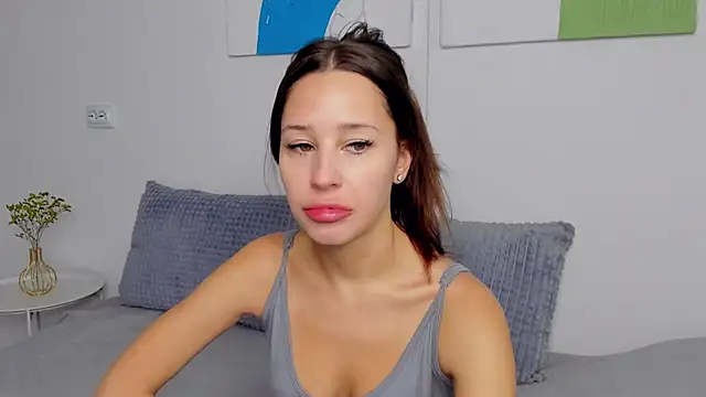 SelenaRousey online show from November 10, 5:56 am