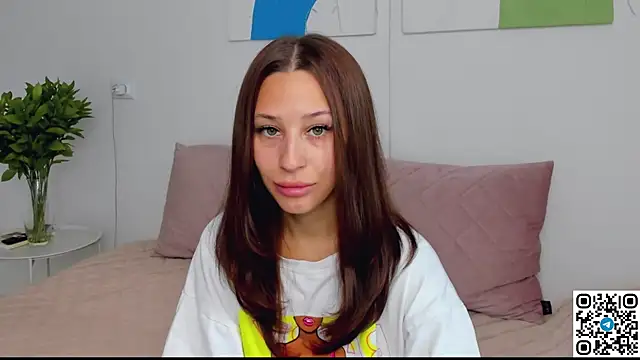 Snapshot of SelenaRousey chatting on May 13, 5:36 am SelenaRousey online show from May 13, 5:36 am