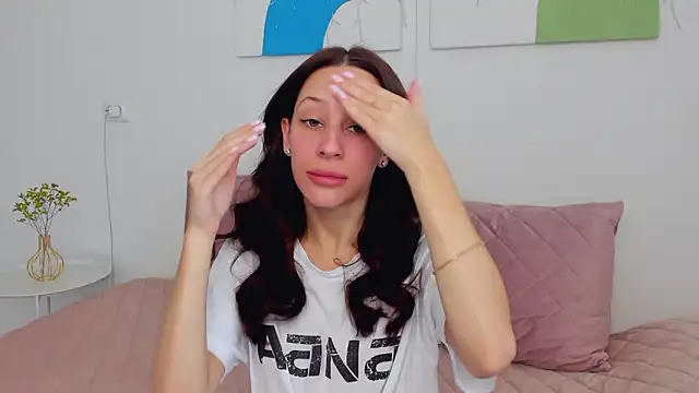 SelenaRousey online show from February 26, 7:41 am