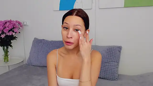 SelenaRousey online show from February 14, 7:19 am