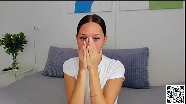 SelenaRousey online show from July 18, 7:17 am