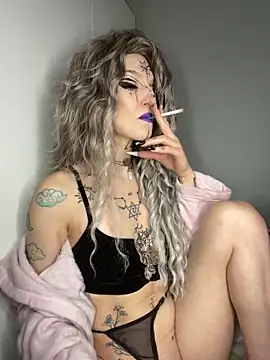 MoonAgnes online show from February 25, 7:14 pm