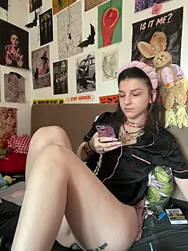 MoonAgnes online show from July 21, 6:26 am