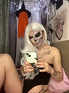 MoonAgnes online show from February 24, 6:42 pm