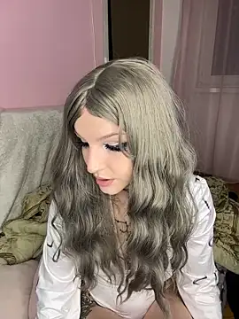 MoonAgnes online show from December 28, 6:29 pm