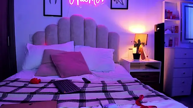 NaomiAsha online show from June 21, 1:06 pm