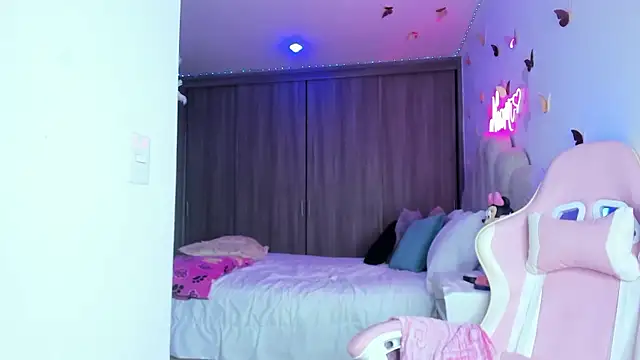 NaomiAsha online show from January 8, 11:22 pm