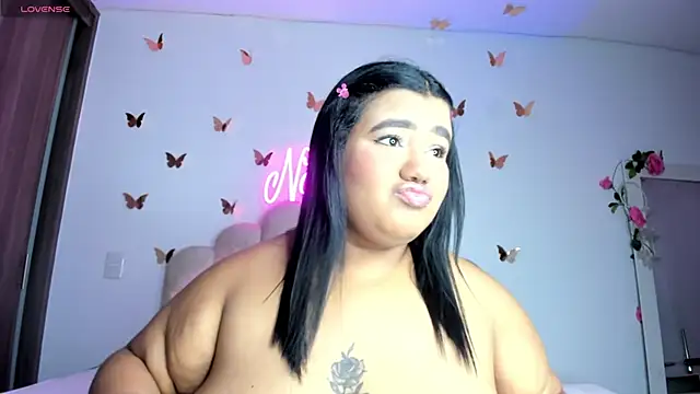 Snapshot of NaomiAsha chatting on November 23, 11:26 pm NaomiAsha online show from November 23, 11:26 pm