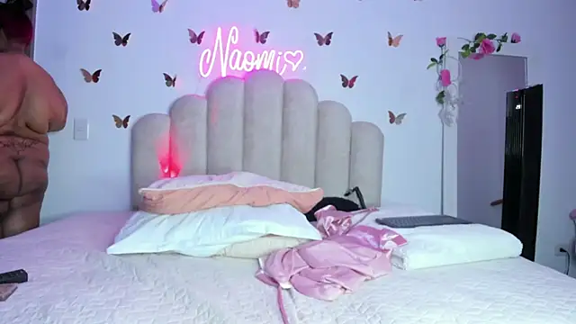 Snapshot of NaomiAsha chatting on November 10, 11:32 pm NaomiAsha online show from November 10, 11:32 pm