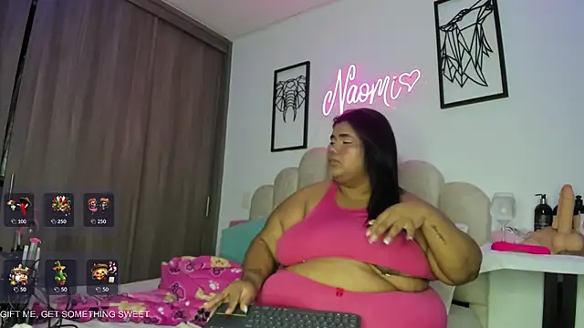 NaomiAsha online show from May 4, 12:30 pm
