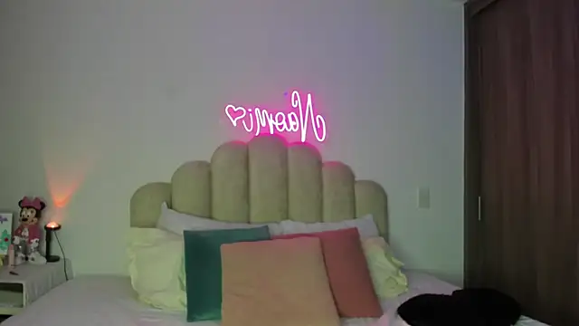 NaomiAsha online show from February 20, 8:22 pm