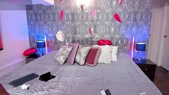 NaomiAsha online show from February 17, 3:37 am