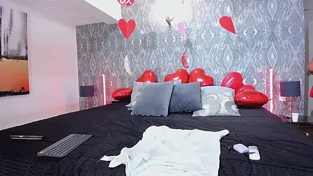 NaomiAsha online show from February 13, 4:01 am