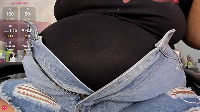 Snapshot of Kimmie_kaboom_x chatting on November 25, 7:03 pm Kimmie kaboom x online show from November 25, 7:03 pm