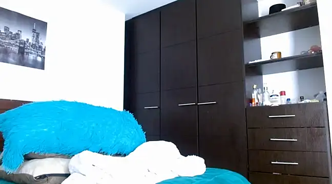 Snapshot of chicafitcaliente chatting on February 19, 2:23 am chicafitcaliente online show from February 19, 2:23 am