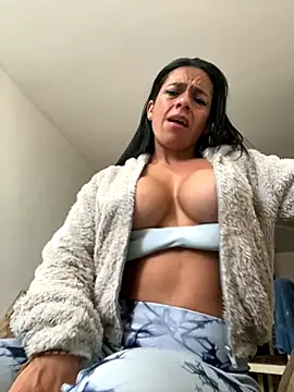 chicafitcaliente online show from September 14, 10:10 pm