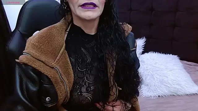 AlexandraJones  online show from October 9, 11:38 pm