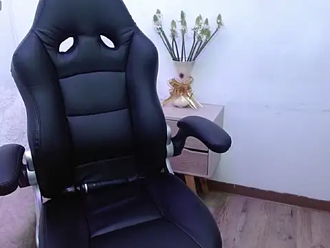 AlexandraJones  online show from November 14, 5:11 am