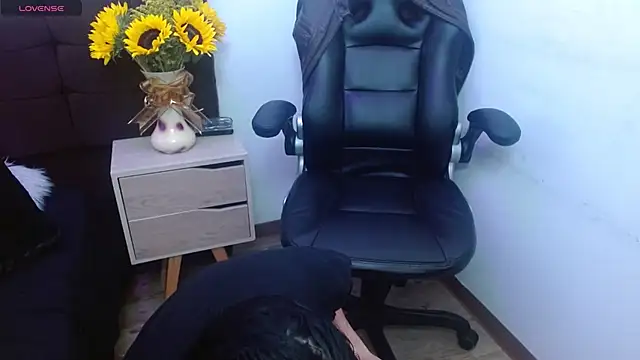 AlexandraJones  online show from October 27, 10:49 am