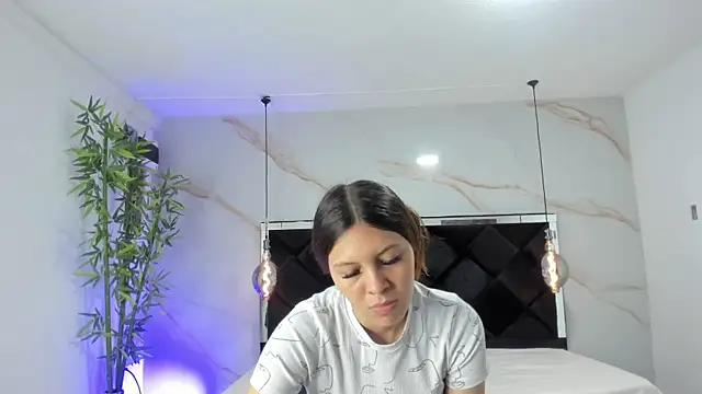 AngelaaCute  online show from November 6, 12:20 pm