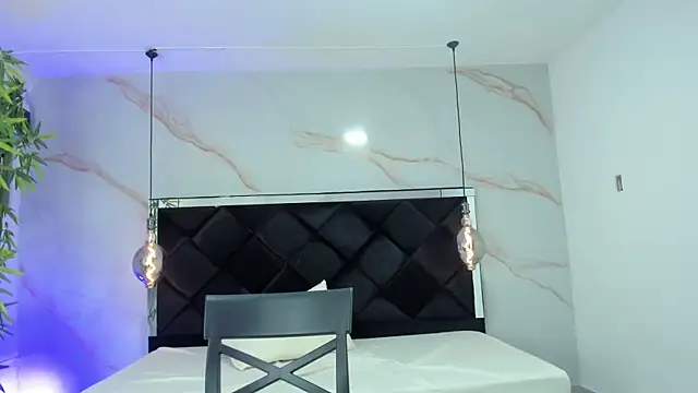 Snapshot of AngelaaCute_ chatting on October 10, 12:17 pm AngelaaCute online show from October 10, 12:17 pm