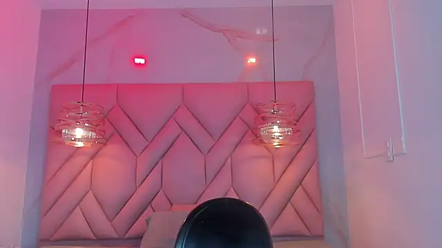 Snapshot of AngelaaCute_ chatting on June 3, 12:06 pm AngelaaCute online show from June 3, 12:06 pm