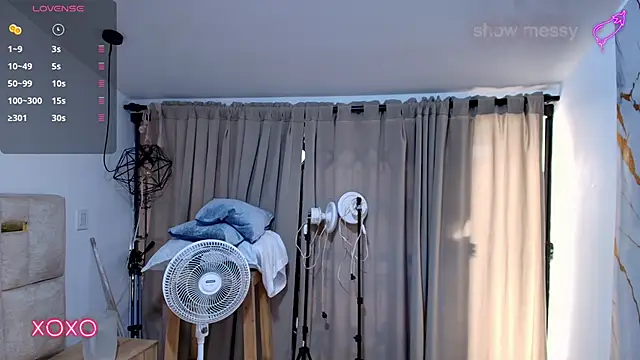 Snapshot of Lizz_Tender chatting on November 25, 12:05 pm Lizz Tender online show from November 25, 12:05 pm