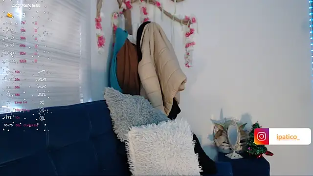 Alex Camille online show from December 22, 5:10 pm