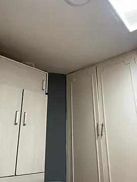 Taniabonet online show from April 18, 1:24 pm