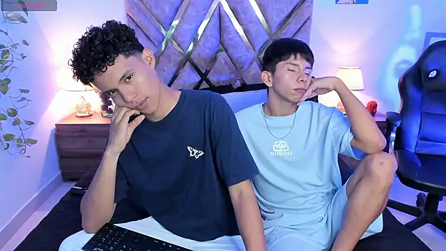 Snapshot of nickolas_moon chatting on September 28, 6:15 pm nickolas moon online show from September 28, 6:15 pm