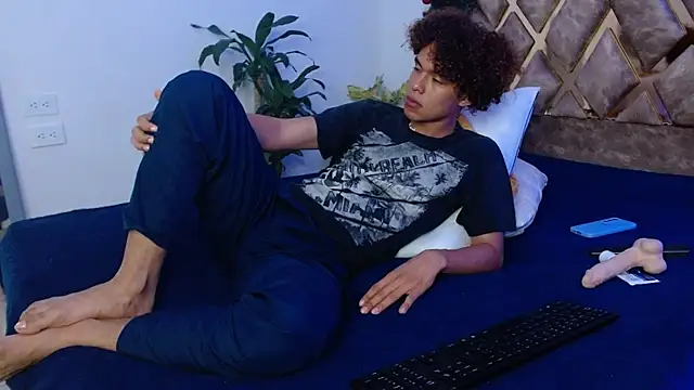 Snapshot of nickolas_moon chatting on December 30, 11:38 pm nickolas moon online show from December 30, 11:38 pm